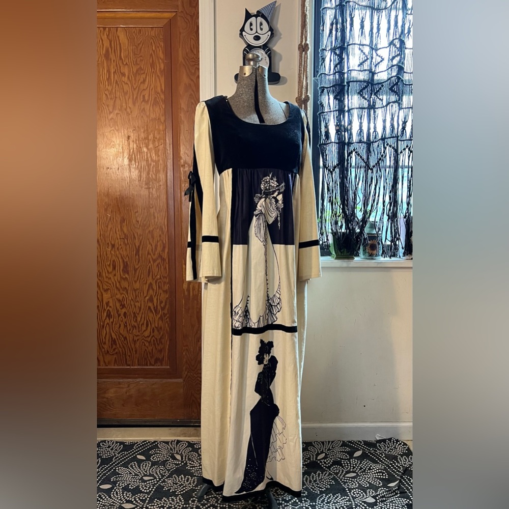 70s Aubrey Beardsley Novelty Print Cottagecore Dress